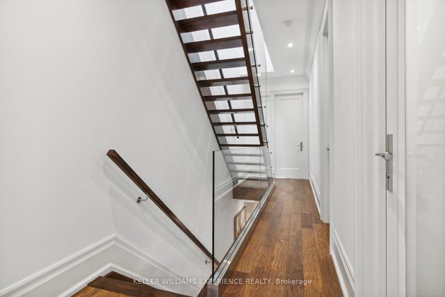310 Robert St, House semidetached with 4 bedrooms, 5 bathrooms and 1 parking in Toronto ON | Image 10
