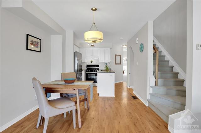 367 Levis Avenue, Townhouse with 3 bedrooms, 2 bathrooms and 2 parking in Ottawa ON | Image 6
