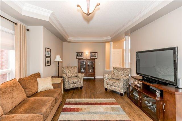 81 Sylwood Cres, House detached with 3 bedrooms, 4 bathrooms and 4 parking in Vaughan ON | Image 3