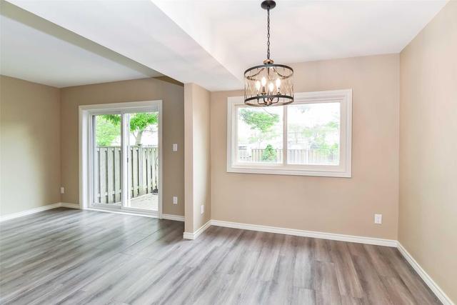 8 - 2085 Meadowbrook Rd, Townhouse with 2 bedrooms, 1 bathrooms and 1 parking in Burlington ON | Image 6