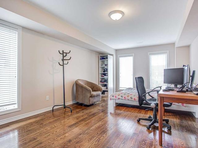 145 David Dunlap Circ, House attached with 3 bedrooms, 3 bathrooms and 3 parking in Toronto ON | Image 5