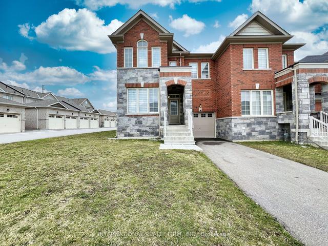 1 Frederick Pearson St, House attached with 4 bedrooms, 3 bathrooms and 3 parking in East Gwillimbury ON | Image 1