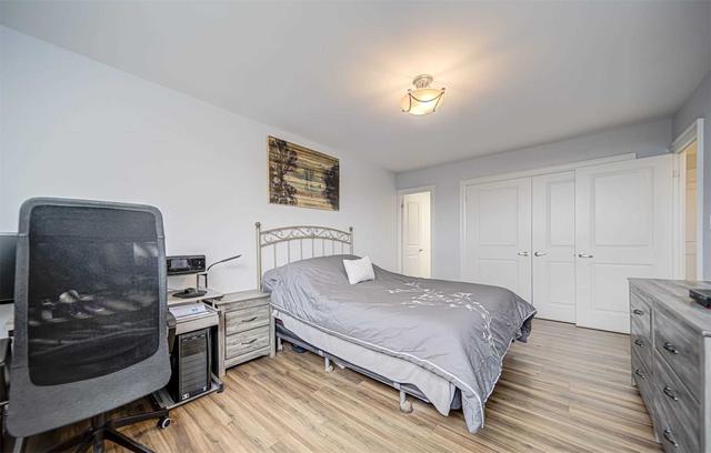 1805 - 250 Scarlett Rd, Condo with 2 bedrooms, 2 bathrooms and 1 parking in Toronto ON | Image 3