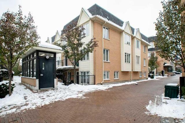 Th 82 - 208 Niagara St, Townhouse with 3 bedrooms, 2 bathrooms and 1 parking in Toronto ON | Image 1