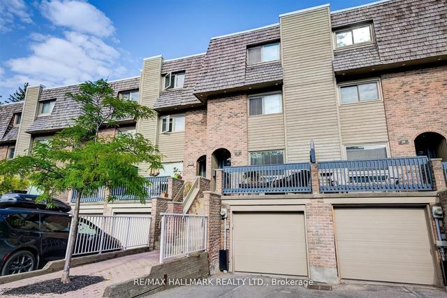 17 Dutch Myrtleway, Townhouse with 3 bedrooms, 4 bathrooms and 2 parking in Toronto ON | Image 1