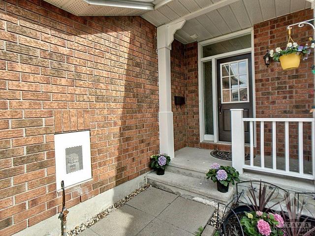 35 Grassy Plains Drive, Townhouse with 3 bedrooms, 2 bathrooms and 3 parking in Ottawa ON | Image 2