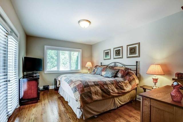 1138 Shaw St, House detached with 3 bedrooms, 3 bathrooms and 3 parking in Oakville ON | Image 8