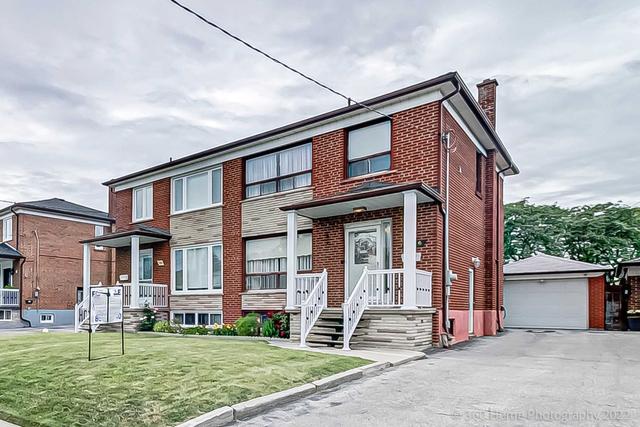 106 Giltspur Dr, House semidetached with 3 bedrooms, 2 bathrooms and 5 parking in Toronto ON | Card Image
