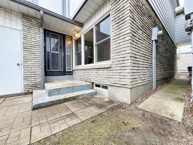 139 Torresdale Ave, Townhouse with 3 bedrooms, 2 bathrooms and 2 parking in Toronto ON | Image 38