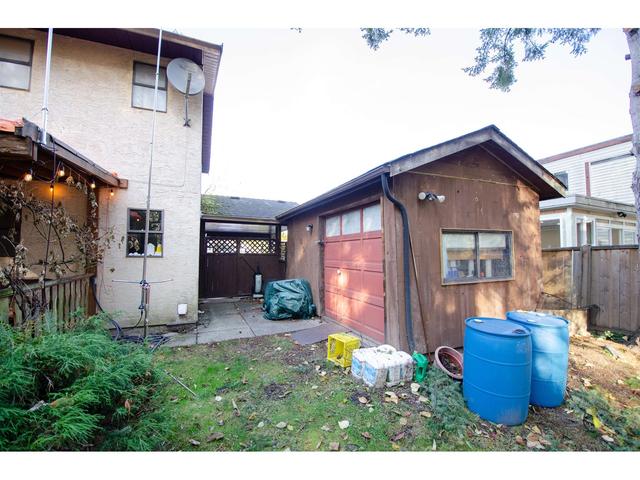 8670 E Tulsy Crescent, House detached with 3 bedrooms, 3 bathrooms and 4 parking in Surrey BC | Image 25