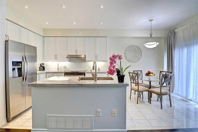 59 Lander Cres, House attached with 3 bedrooms, 3 bathrooms and 2 parking in Vaughan ON | Image 11