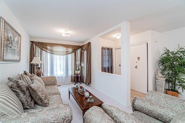 4 Fairhill Ave, House detached with 4 bedrooms, 3 bathrooms and 2 parking in Brampton ON | Image 3