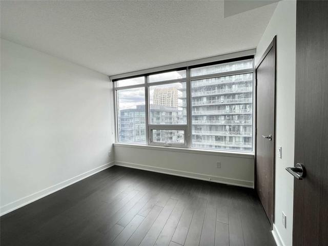 1703 - 19 Bathurst St, Condo with 1 bedrooms, 1 bathrooms and 0 parking in Toronto ON | Image 6