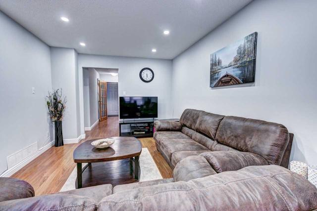 198 Baronwood Crt, Townhouse with 3 bedrooms, 2 bathrooms and 3 parking in Brampton ON | Image 36