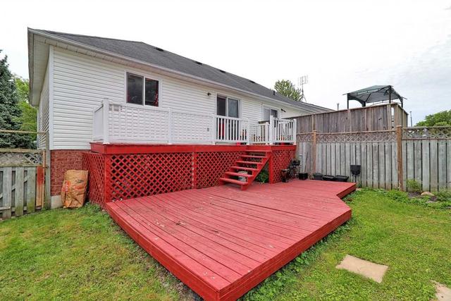 66 Fenwick Ave, House semidetached with 1 bedrooms, 2 bathrooms and 3 parking in Clarington ON | Image 20