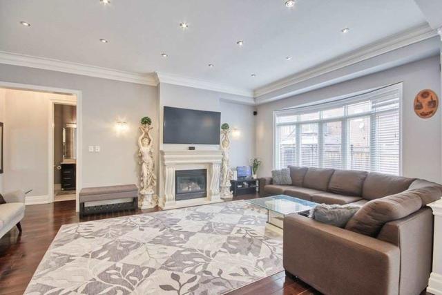 7 Dolby Cres, House detached with 4 bedrooms, 5 bathrooms and 6 parking in Ajax ON | Image 8