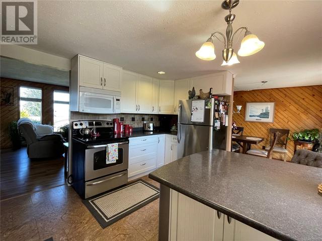 1875 Broughton Blvd, House detached with 3 bedrooms, 1 bathrooms and 3 parking in Port McNeill BC | Image 7