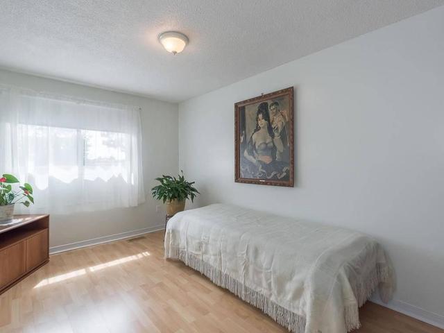 97 Ashton Cres, Townhouse with 3 bedrooms, 2 bathrooms and 1 parking in Brampton ON | Image 12