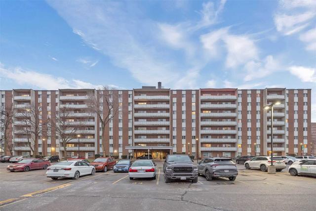 206 - 1660 Bloor St, Condo with 3 bedrooms, 2 bathrooms and 1 parking in Mississauga ON | Image 1