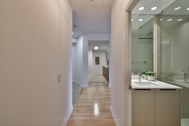 703 - 3 Mcalpine St, Condo with 2 bedrooms, 2 bathrooms and 1 parking in Toronto ON | Image 14