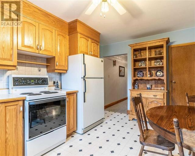 967 Highway 7, House detached with 2 bedrooms, 2 bathrooms and 5 parking in Kawartha Lakes ON | Image 9