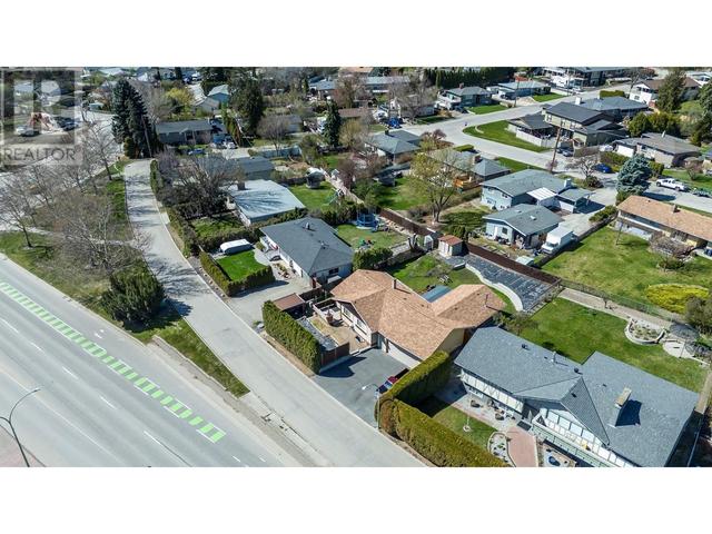 730 Glenmore Drive, House detached with 5 bedrooms, 2 bathrooms and 3 parking in Kelowna BC | Image 7