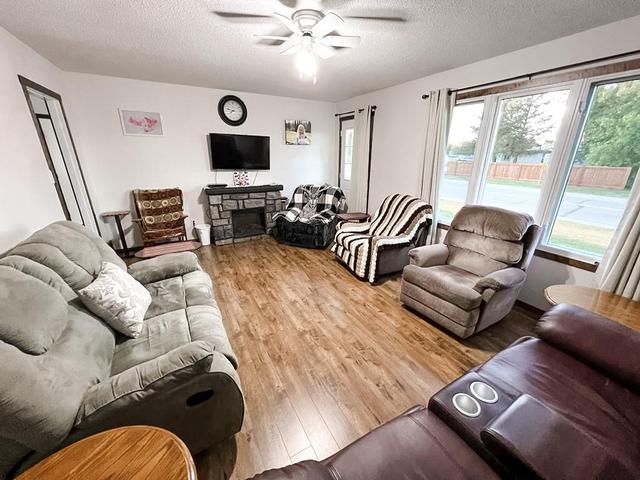 10109 101 Avenue, House detached with 3 bedrooms, 1 bathrooms and 8 parking in Mackenzie County AB | Image 17