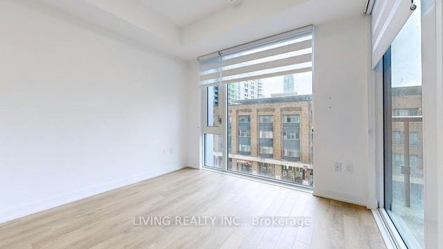 321 - 158 Front St E, Condo with 1 bedrooms, 1 bathrooms and 0 parking in Toronto ON | Image 3