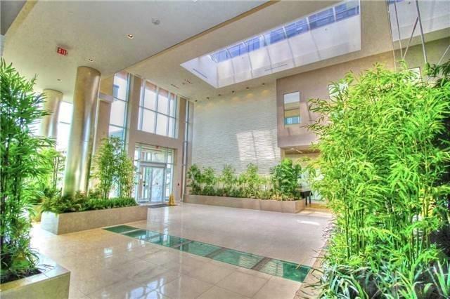 1510 - 9608 Yonge St, Condo with 1 bedrooms, 1 bathrooms and 1 parking in Richmond Hill ON | Image 2