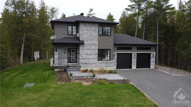 284 Stonewalk Way, House detached with 3 bedrooms, 3 bathrooms and 8 parking in Ottawa ON | Image 1