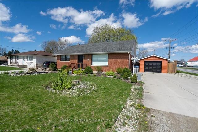 427 Adelaide St, House detached with 2 bedrooms, 2 bathrooms and 7 parking in Strathroy Caradoc ON | Image 12