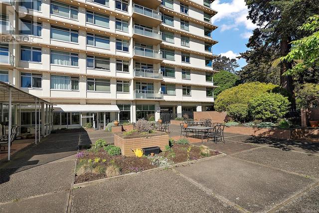 1006 - 250 Douglas St, Condo with 2 bedrooms, 1 bathrooms and null parking in Victoria BC | Image 29