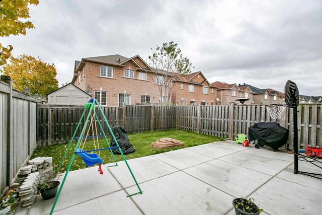 79 Crystalview Cres, House semidetached with 3 bedrooms, 3 bathrooms and 3 parking in Brampton ON | Image 16