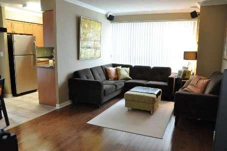 404 - 23 Oneida Cres, Condo with 2 bedrooms, 2 bathrooms and 2 parking in Richmond Hill ON | Image 3