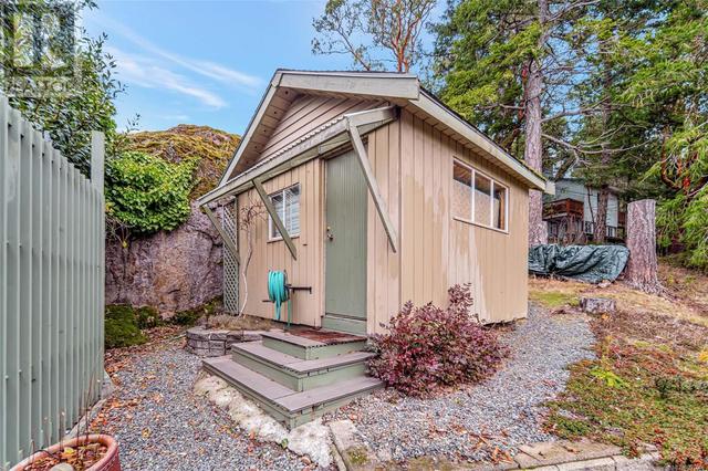 863 Walfred Rd, House detached with 2 bedrooms, 4 bathrooms and 4 parking in Langford BC | Image 35