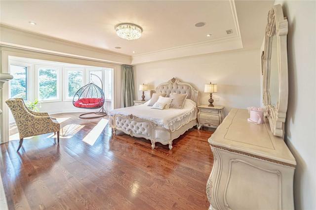 19 Brockington Cres, House detached with 6 bedrooms, 8 bathrooms and 6 parking in Toronto ON | Image 6