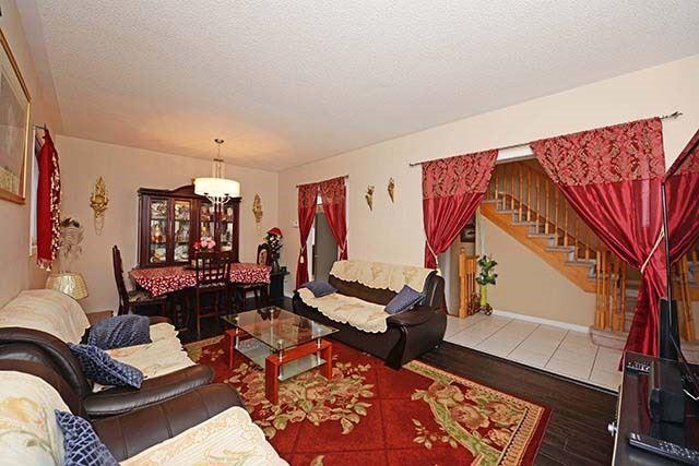27 Culture Cres, House detached with 3 bedrooms, 3 bathrooms and 2 parking in Brampton ON | Image 7
