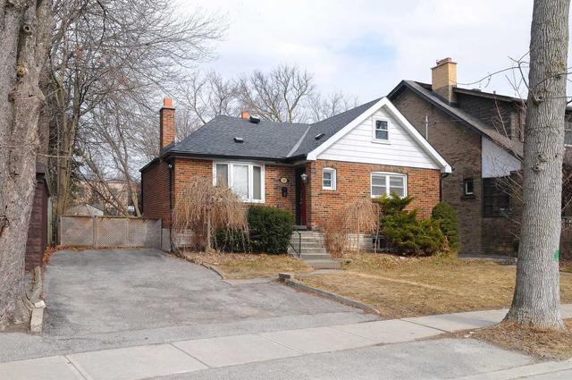 36 Ash Cres, House detached with 4 bedrooms, 3 bathrooms and 3 parking in Toronto ON | Image 1