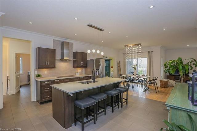 890 Teakwood Lane, House detached with 5 bedrooms, 3 bathrooms and 4 parking in London ON | Image 10