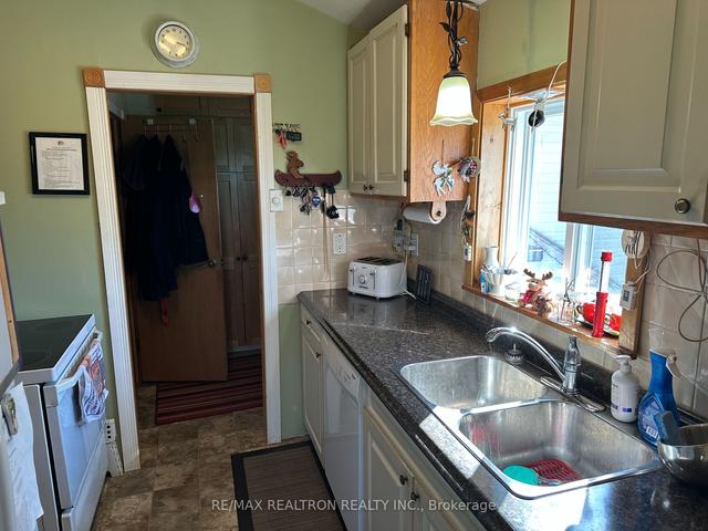 3 Magnet Rd, House detached with 3 bedrooms, 1 bathrooms and 8 parking in Magnetawan ON | Image 4