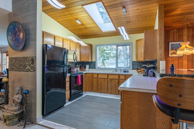 2166 Bealby Point Road, House detached with 11 bedrooms, 8 bathrooms and 8 parking in Central Kootenay E BC | Image 25