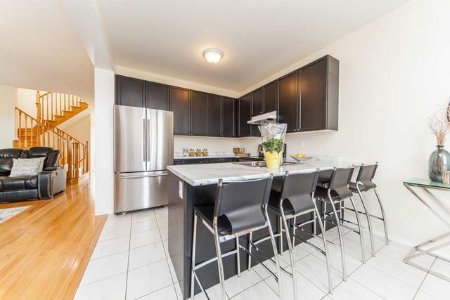25 Stockell Cres, House detached with 3 bedrooms, 4 bathrooms and 2 parking in Ajax ON | Image 6
