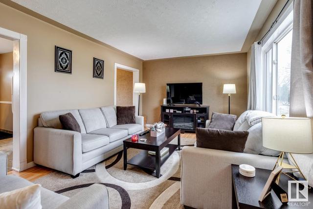 13304 89a St Nw Nw, House attached with 3 bedrooms, 1 bathrooms and null parking in Edmonton AB | Image 7