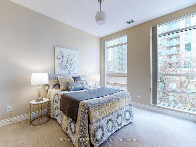 210 - 21 Olive Ave, Townhouse with 2 bedrooms, 3 bathrooms and 1 parking in Toronto ON | Image 18