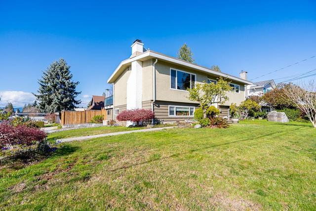 11715 93 Avenue, House detached with 4 bedrooms, 2 bathrooms and 4 parking in Delta BC | Image 2