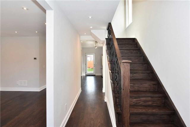 455 Oakwood Ave, House semidetached with 3 bedrooms, 3 bathrooms and 3 parking in Toronto ON | Image 2