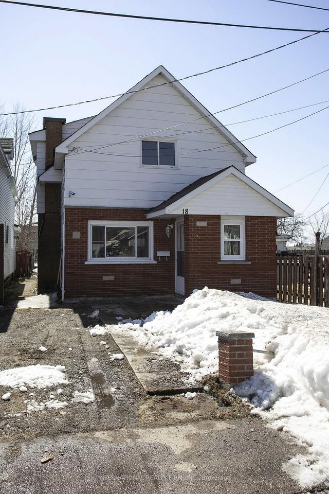 18 Pardee Ave, House detached with 3 bedrooms, 2 bathrooms and 2 parking in Sault Ste. Marie ON | Image 1