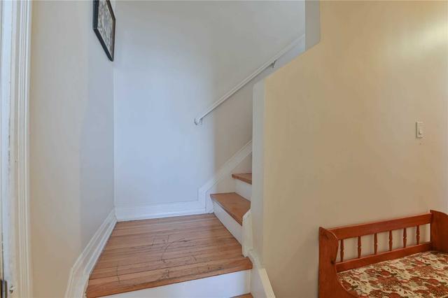 78 Mccaul St, House detached with 3 bedrooms, 2 bathrooms and 5 parking in Brampton ON | Image 5