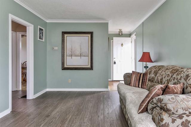 73 Moncrieff Dr, House detached with 3 bedrooms, 1 bathrooms and 3 parking in Toronto ON | Image 24