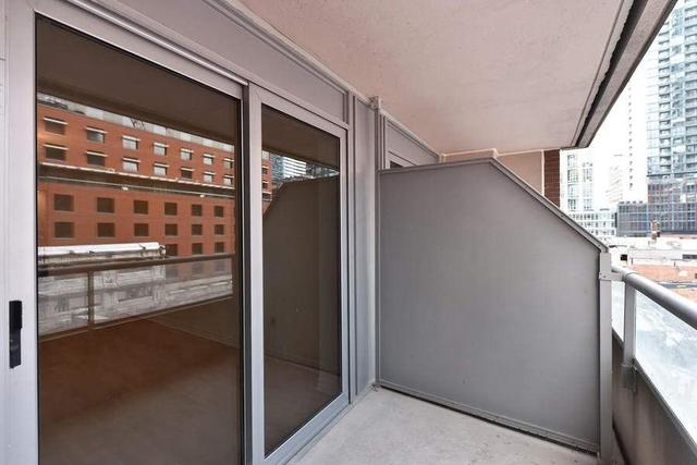 626 - 250 Wellington St W, Condo with 1 bedrooms, 1 bathrooms and 0 parking in Toronto ON | Image 5